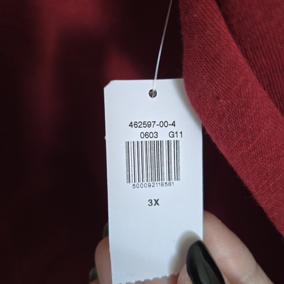 Old Navy NWT Plus Size Crewneck in Burgundy - Size 3x - Picture 6 of 8